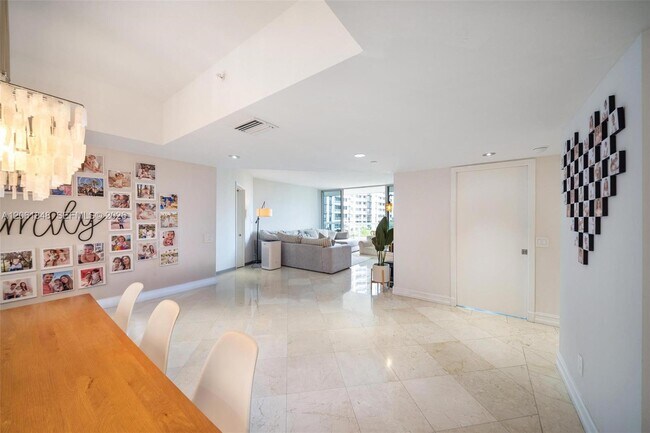 Foto del edificio - 21205 Yacht Club Dr