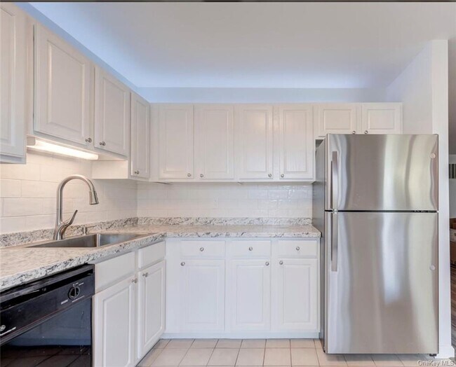 Building Photo - 59 Bramley Ct