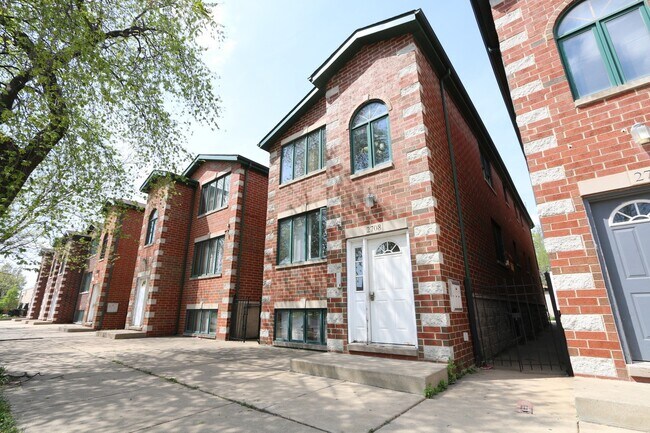 Photo - 2708 W 37th Pl Apartment