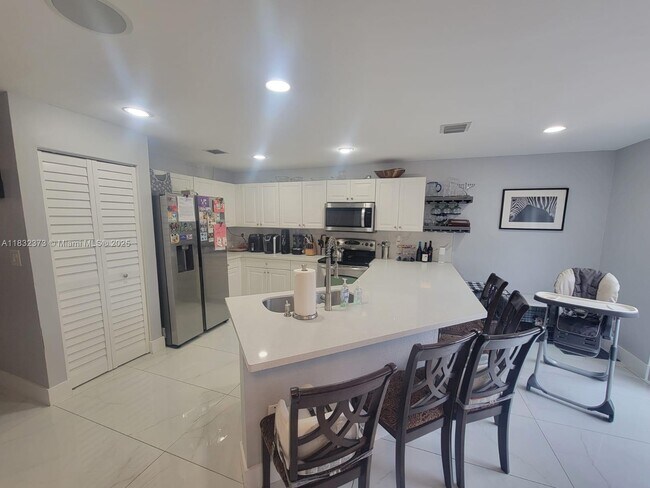 Foto del edificio - 11612 NW 51st Terrace