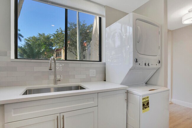 Building Photo - 4373 Trevi Ct