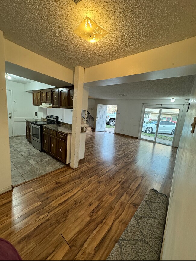 Kitchen - 8708 W University St