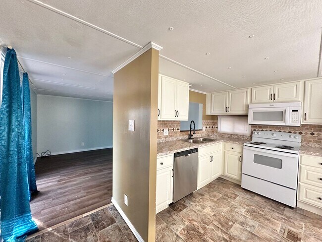 Foto del edificio - Coming Soon! Charming Country Retreat at the End of a Quiet Road