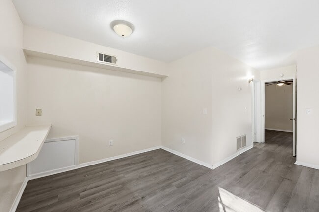 Building Photo - 801 W Gibson St