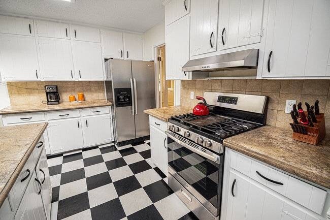 Foto del edificio - 2624 Chandalar Ln