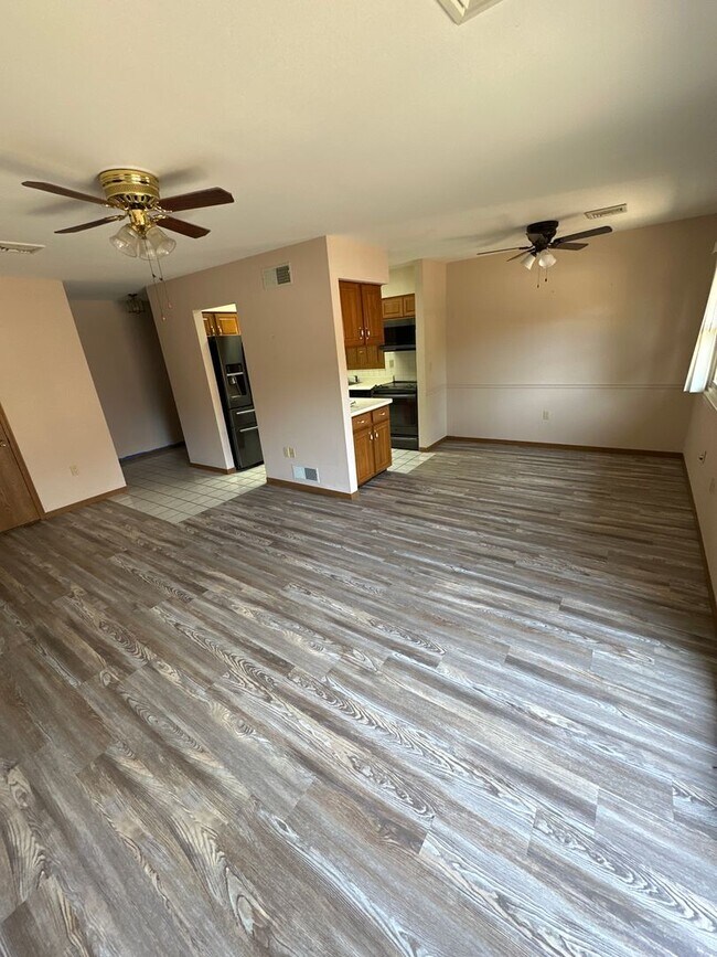 Foto del edificio - 2 bed 2 bath in Enola East Pennsboro Schools