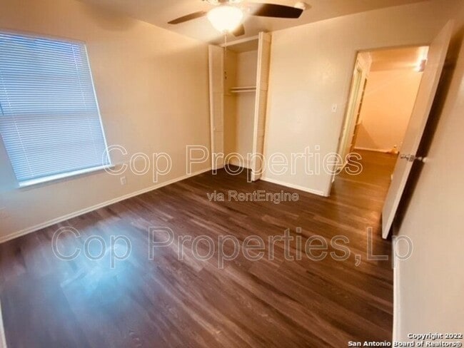 Building Photo - 144 Cloudhaven Dr