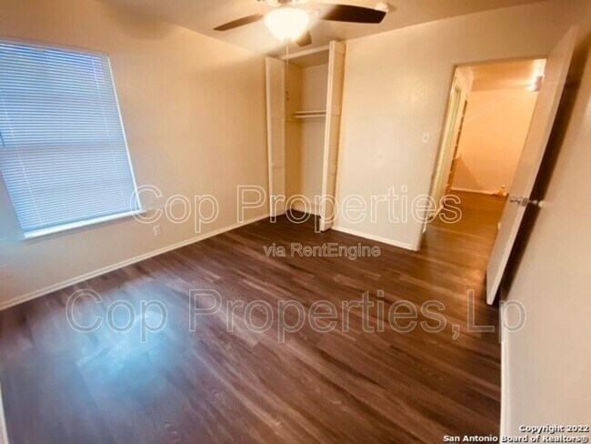 Foto del edificio - 144 Cloudhaven Dr