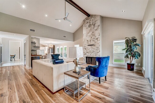 Foto del edificio - 1371 Beaujolais Ln