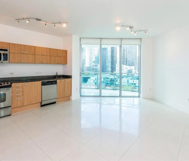 Building Photo - 350 S Miami Ave