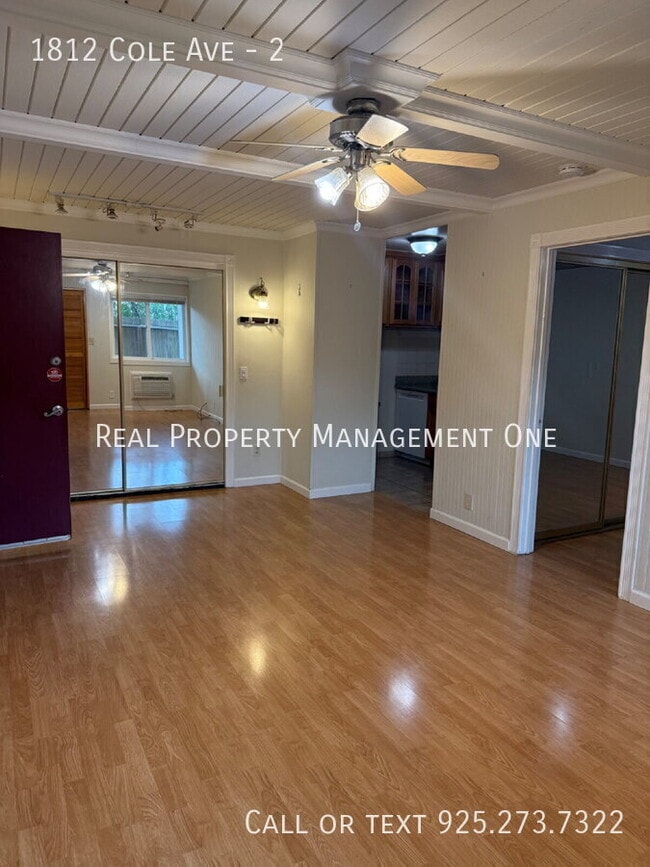 Foto del edificio - 1812 Cole Ave