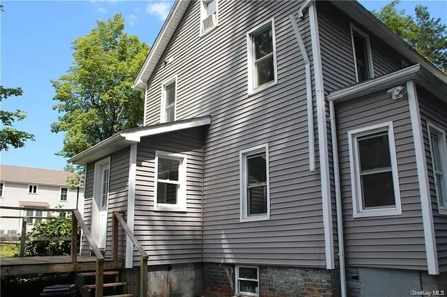 Rear/side of house - 35 S Chestnut St