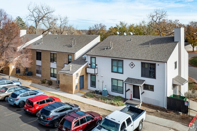 Building Photo - Pebble Creek Condominiums