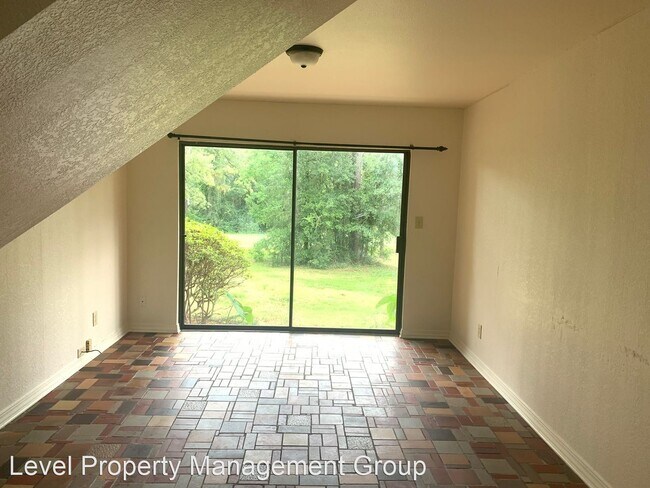 Building Photo - 4 br, 2.5 bath House - 115 Broadmoor Dr.