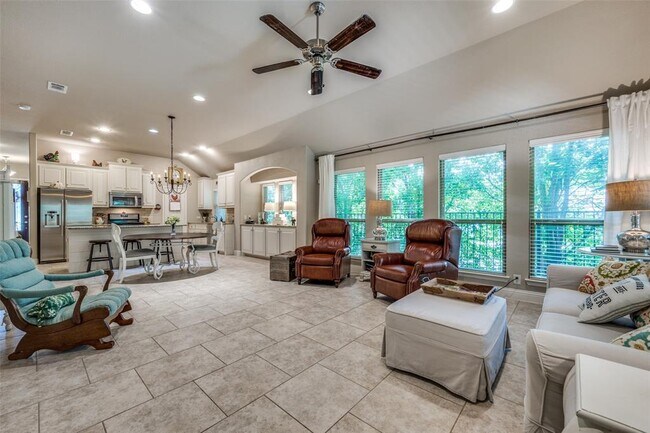 Vista de la sala de estar 2 - 928 Lighthouse Ln