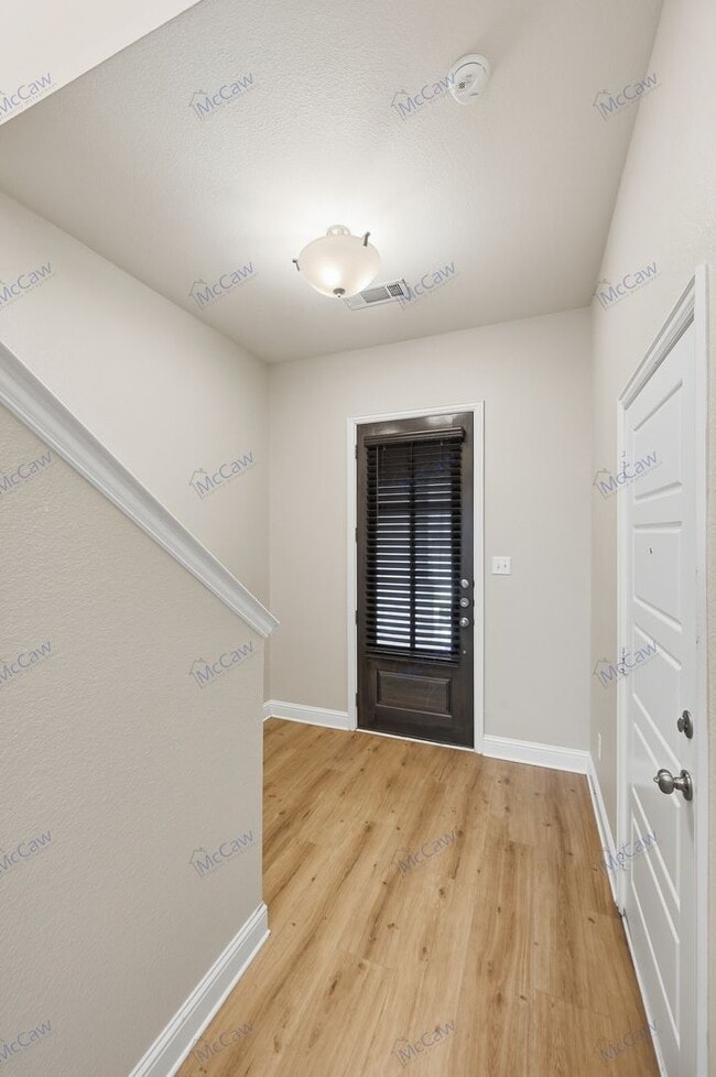 Foto del edificio - 5323 Winged Foot Dr