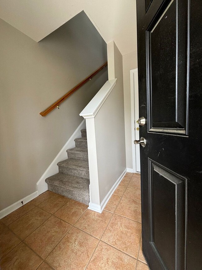 Building Photo - Available now. GORGEOUS 4 BR/3 BA Townhous...