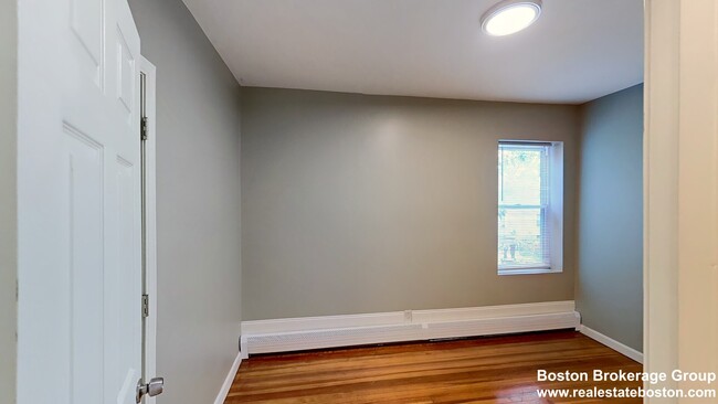 Building Photo - 4A Weld Ave