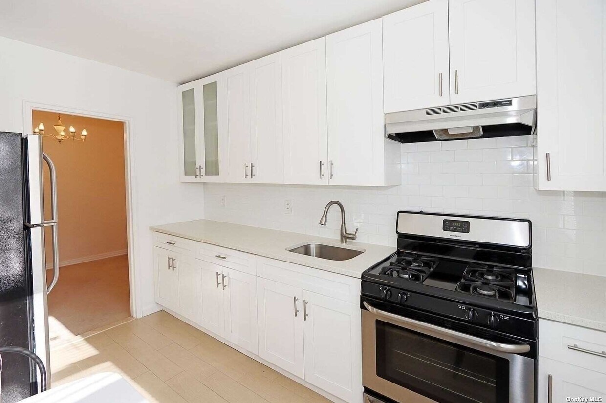 Foto principal - 75-05 197th St