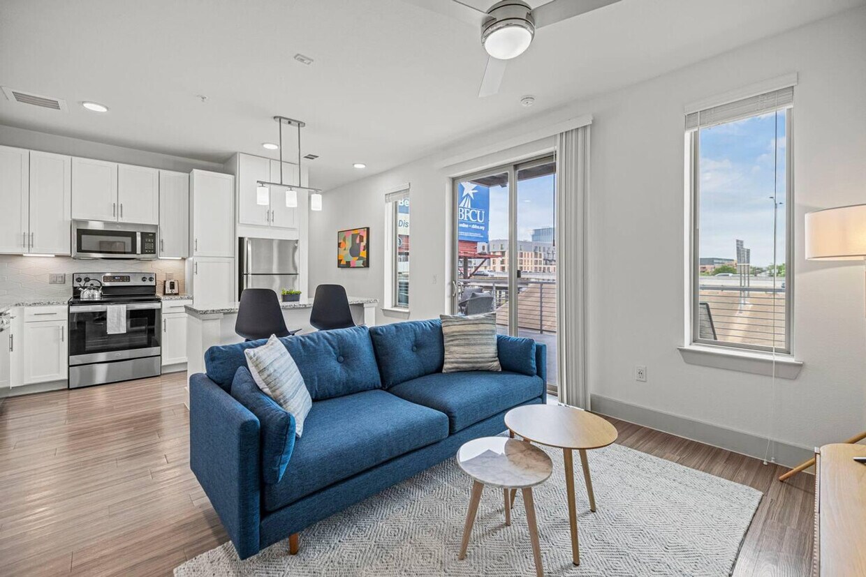 Foto principal - 721 1/2 E 4th St