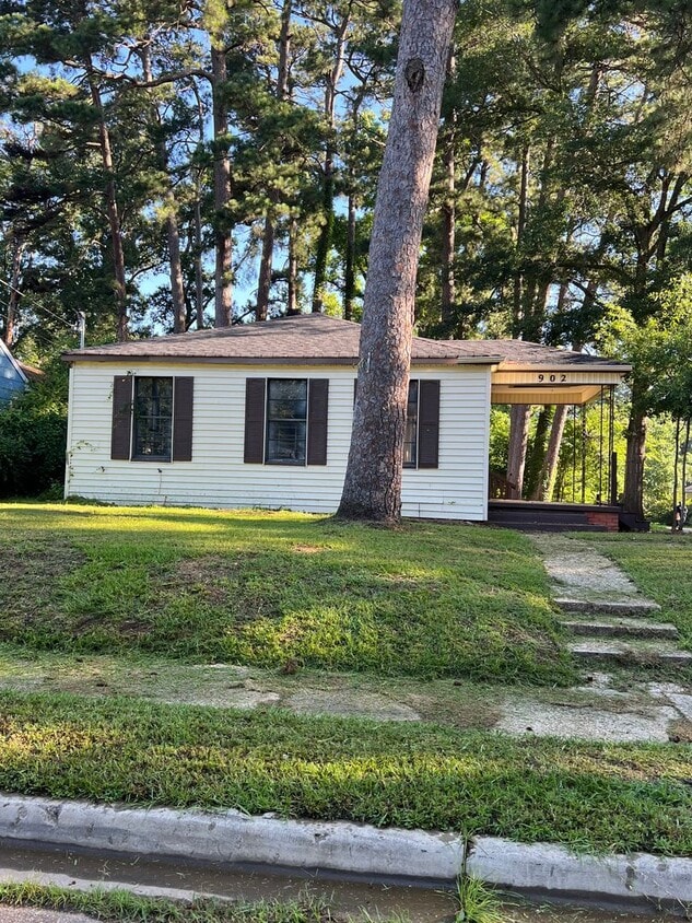 902 Evangeline Pl, Shreveport, LA 71106 House Rental in Shreveport