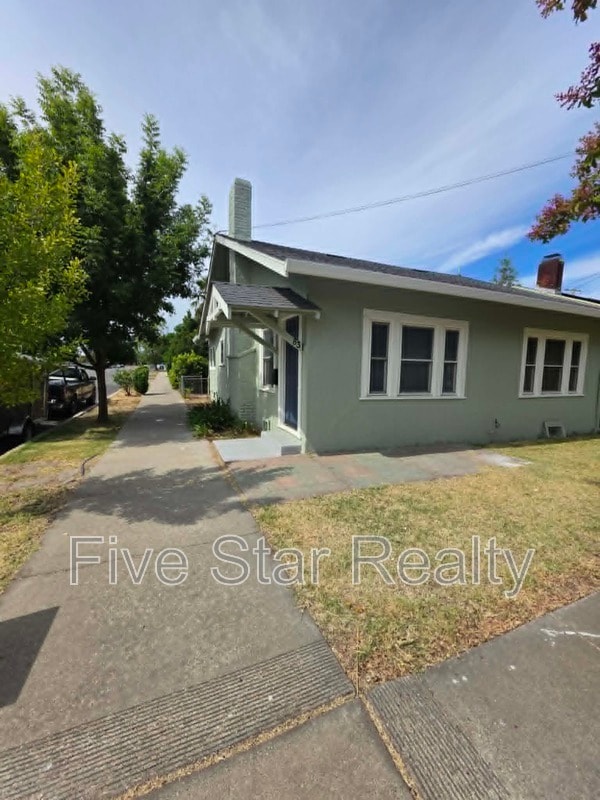 Building Photo - 831 8th St