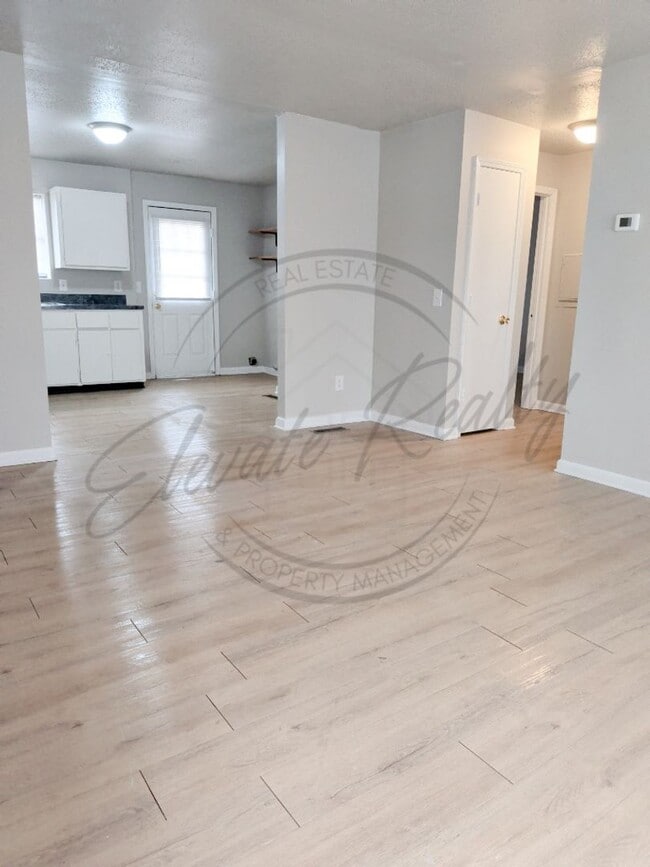 Building Photo - On Special: Two Bedroom Ranch Duplex in North Gallatin!