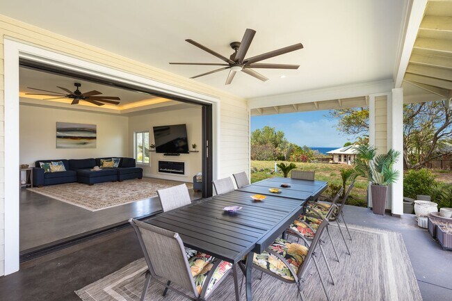 Building Photo - Contemporary Home in Gated Community