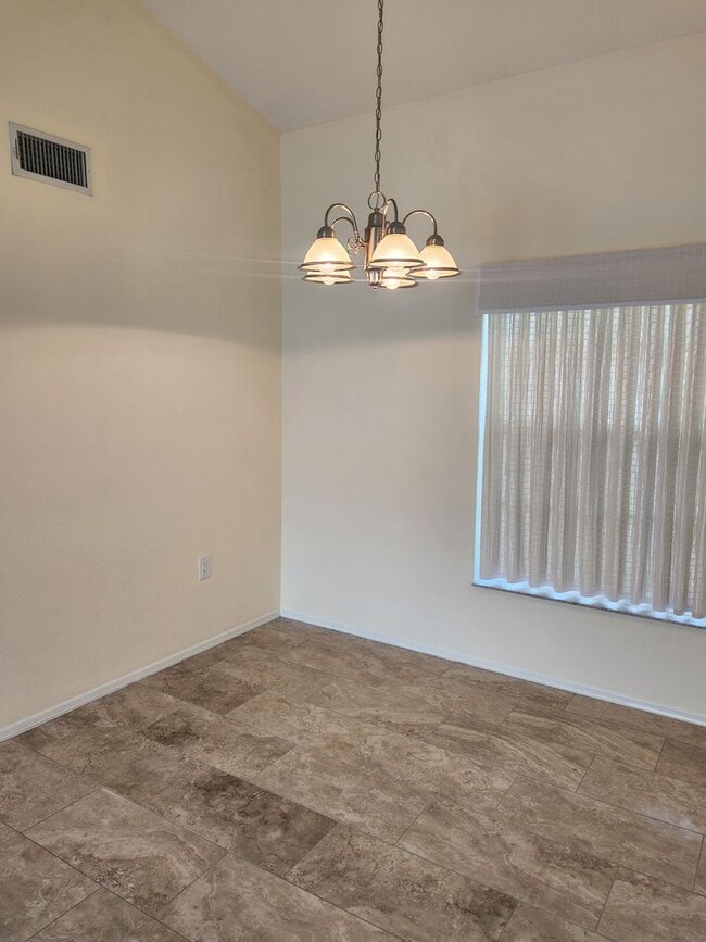 Building Photo - 6330 Green Oaks Cir