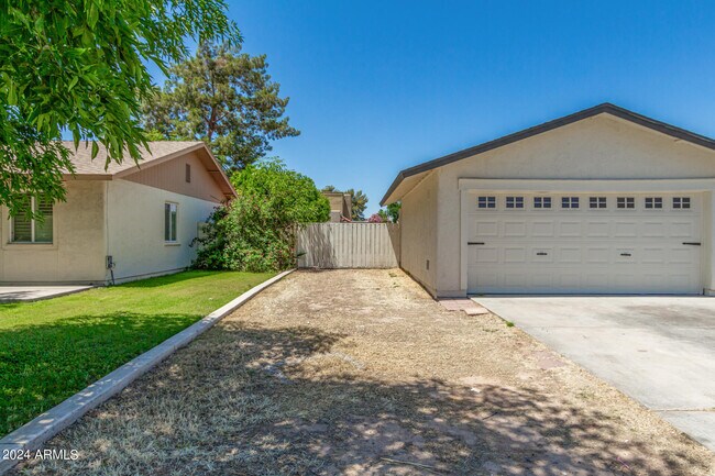 Building Photo - 6818 TERRACE Rd