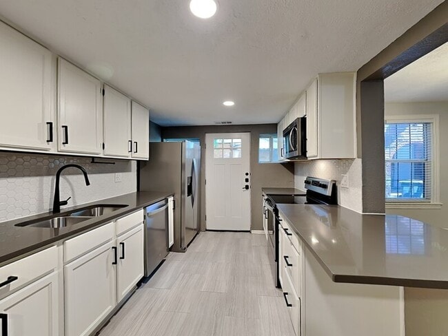 Building Photo - 5115 Mission Ave
