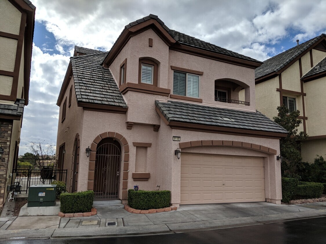 Foto principal - 9149 Tudor Park Pl