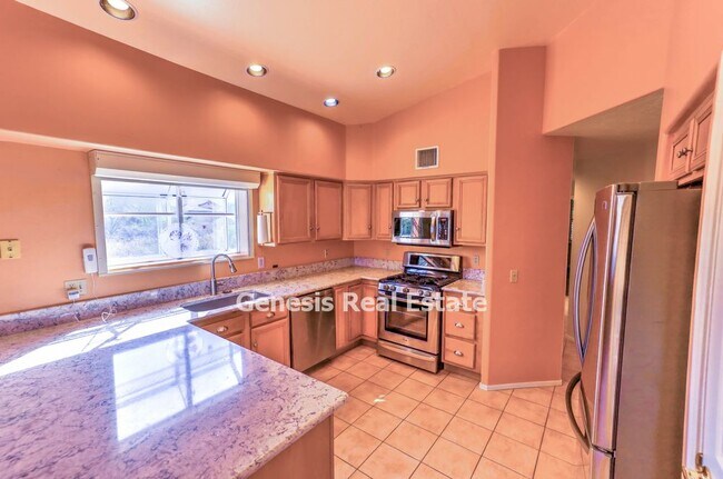 Building Photo - 10691 E Northern Crest Dr