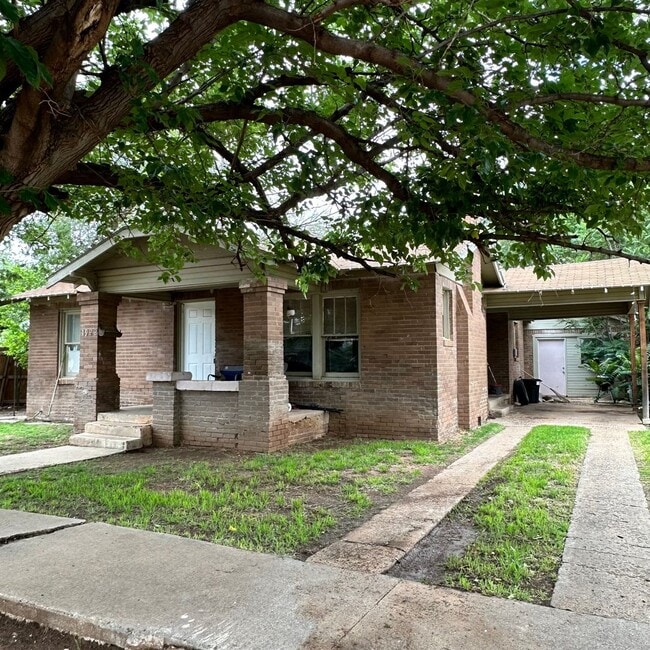 Building Photo - 4 Bedroom Located In South Overton!