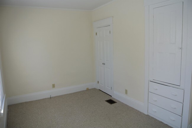 Building Photo - 234 Wiswell Rd