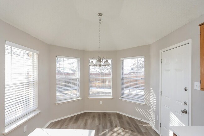 Building Photo - 532 Saddle Head Dr