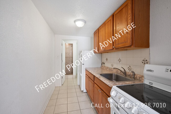 Foto del edificio - 2642 Mt Royal Rd