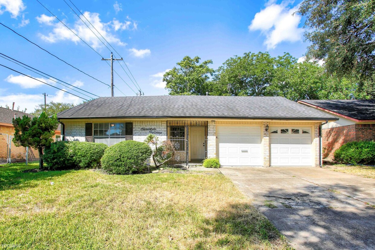 Primary Photo - 3 br, 2 bath House - 13034 White Heather Dr