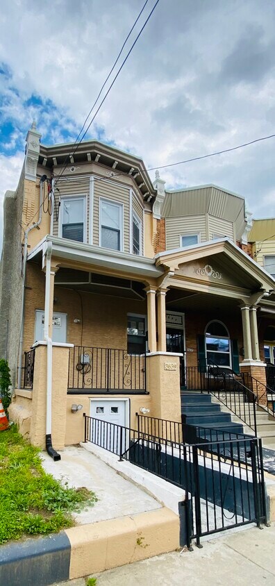 Primary Photo - 3639 Old York Rd
