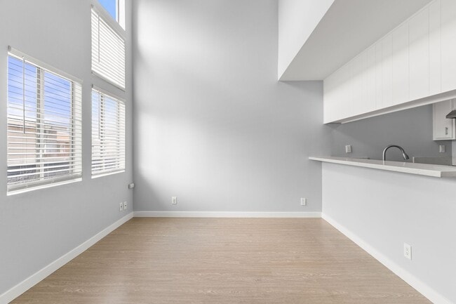 Foto del edificio - 533 E 11th St