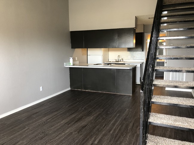 One bedroom loft - Crestwood Apartments