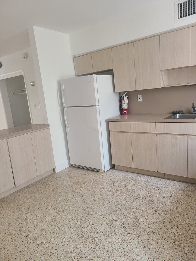 Foto del edificio - 609 Lenox Ave