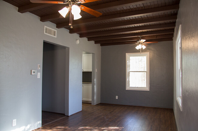 Building Photo - 1024 N Euclid Ave