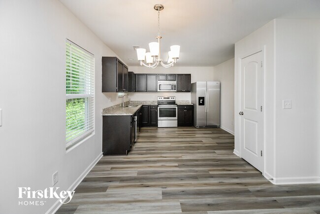 Building Photo - 4019 Maderia Dr NW