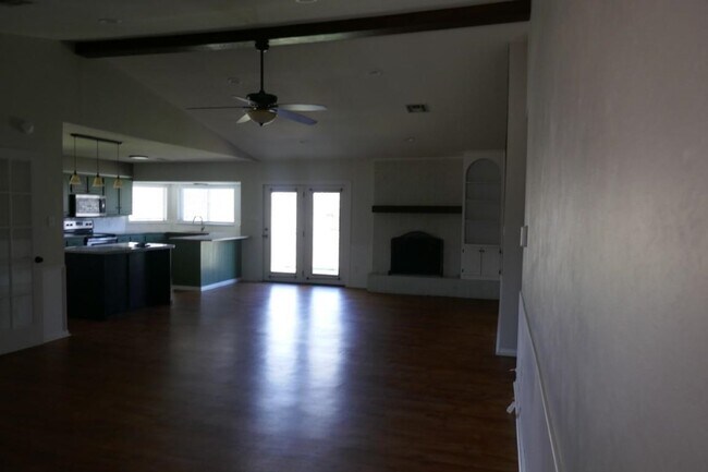 Foto del edificio - 2315 NE Village Dr