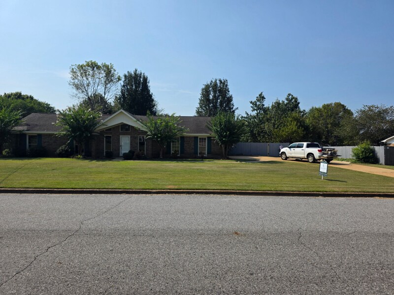 Primary Photo - 4165 Brentwood St