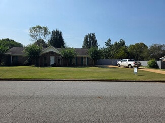 Building Photo - 4165 Brentwood St