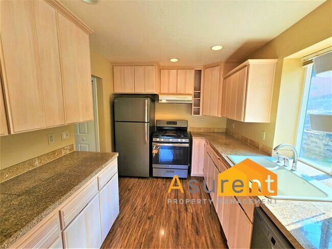 Building Photo - Lovely 3 Bedroom Home Available Now!