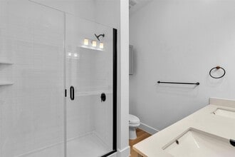 Building Photo - 1322B Goalie Dr