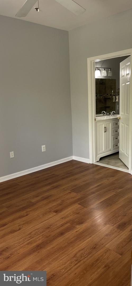 Foto del edificio - 4551 Strutfield Ln